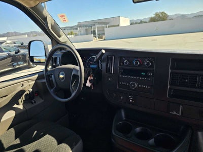 2025 Chevrolet Express Cargo WT