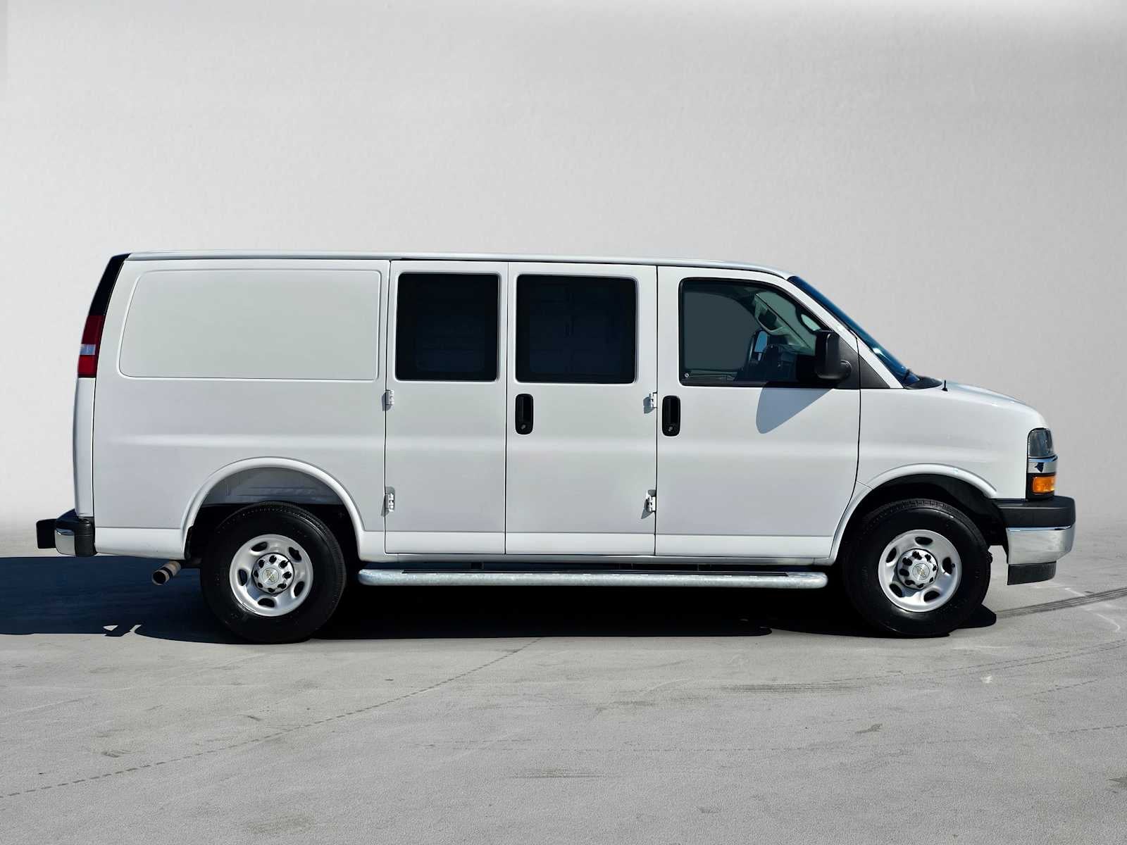 2025 Chevrolet Express Cargo WT