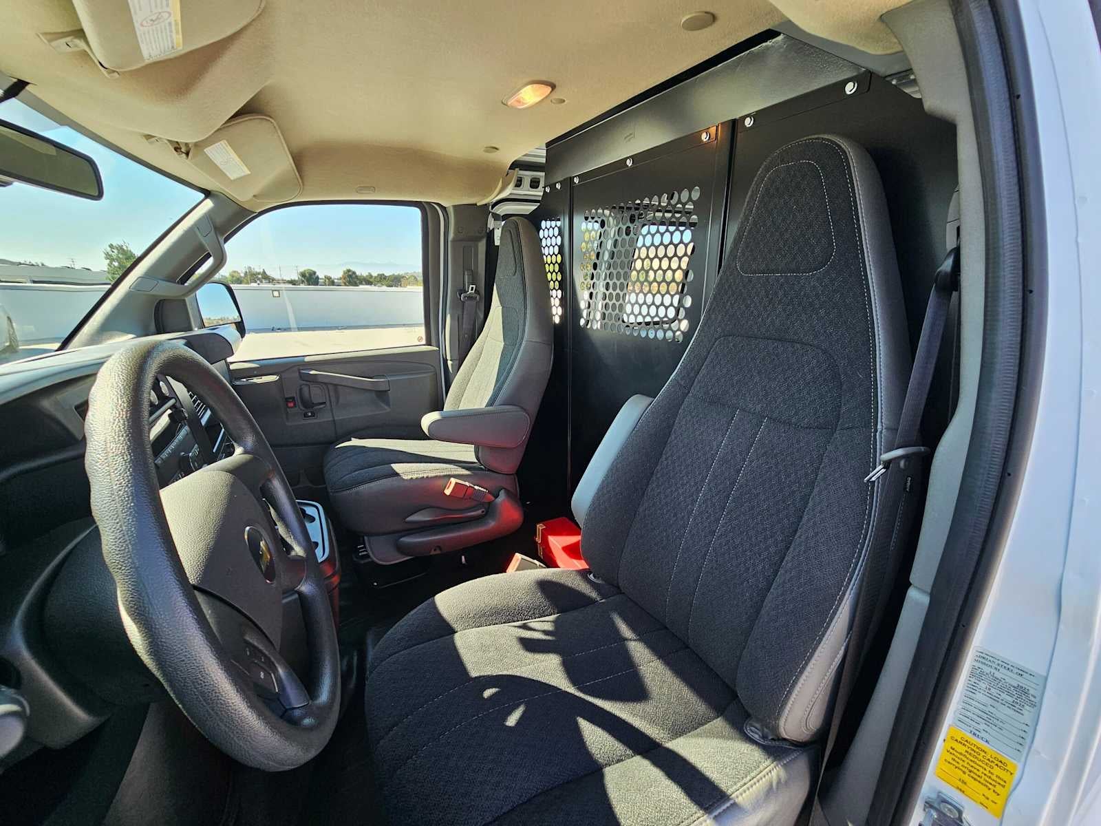 2025 Chevrolet Express Cargo WT