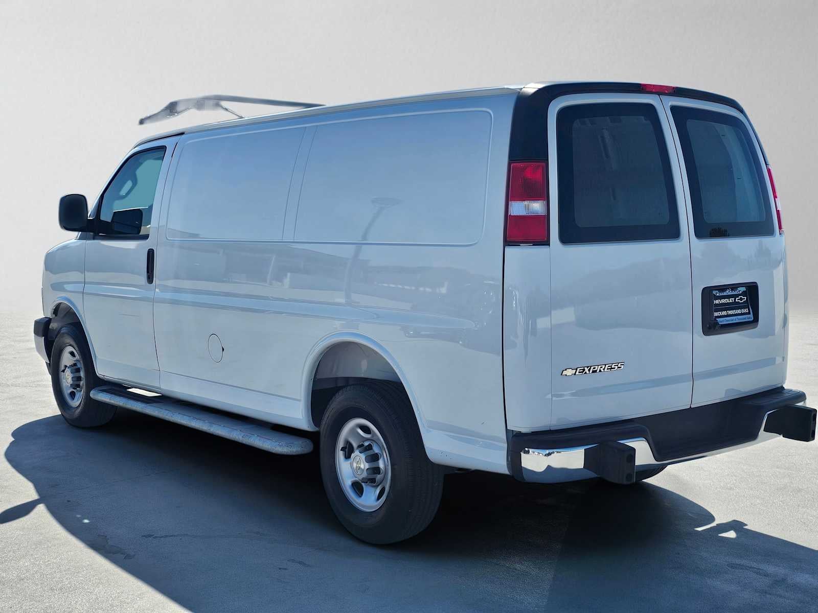 2025 Chevrolet Express Cargo WT