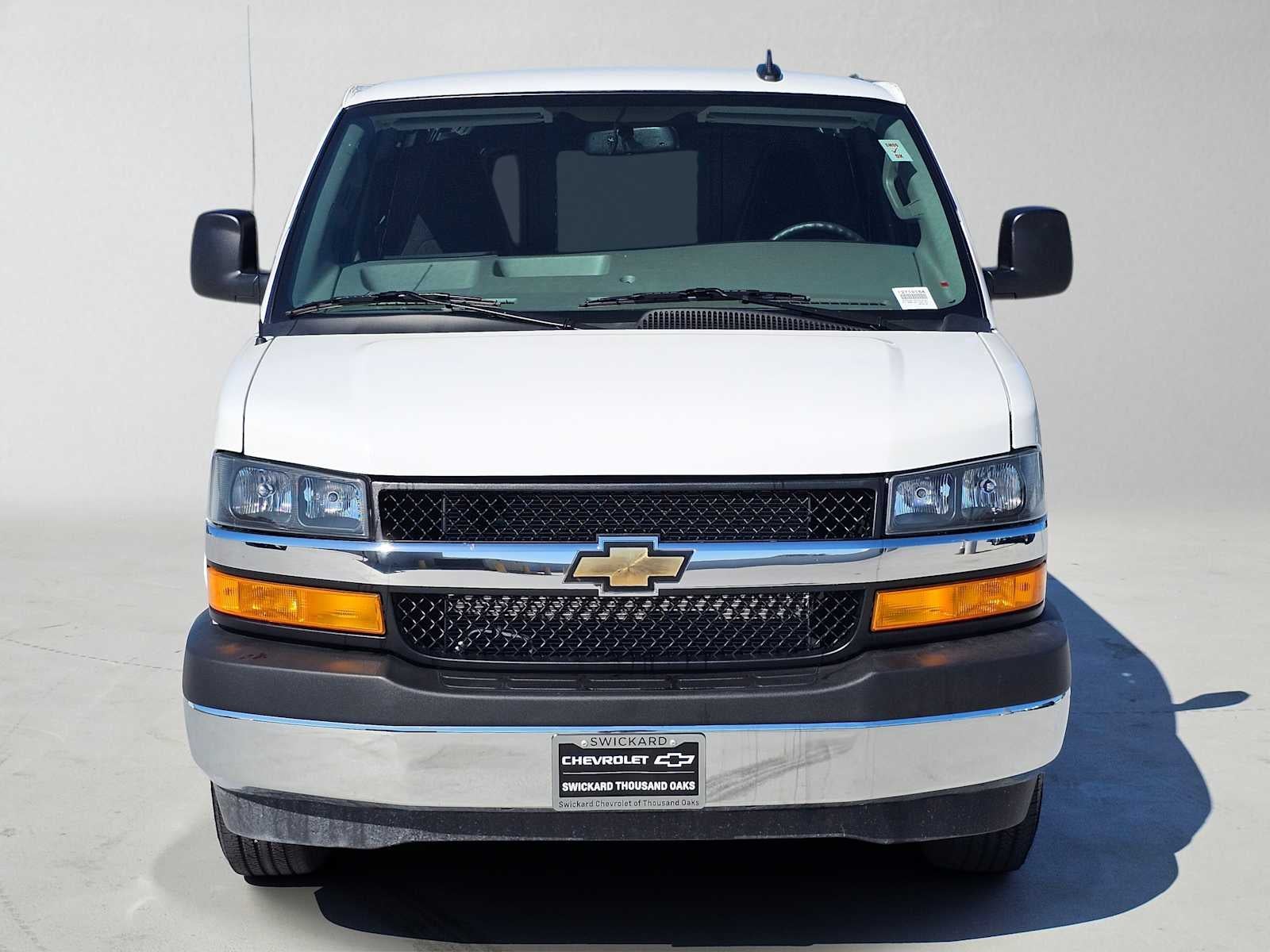2025 Chevrolet Express Cargo WT