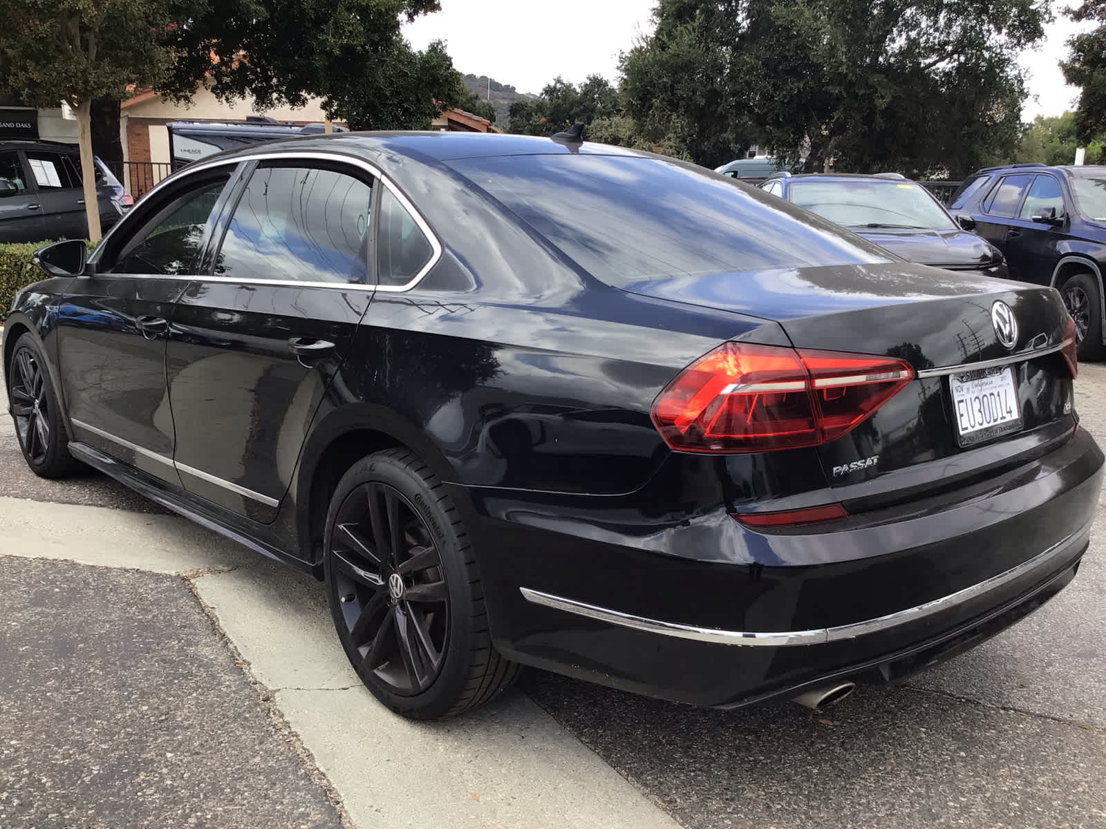 2017 Volkswagen Passat R-Line w/Comfort Pkg