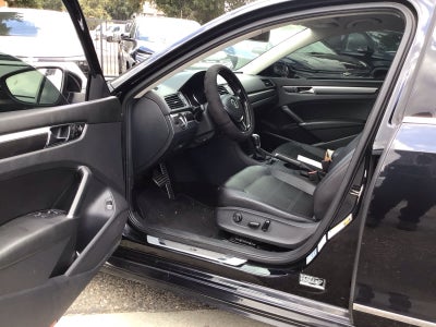 2017 Volkswagen Passat R-Line w/Comfort Pkg