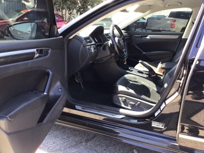 2017 Volkswagen Passat R-Line w/Comfort Pkg
