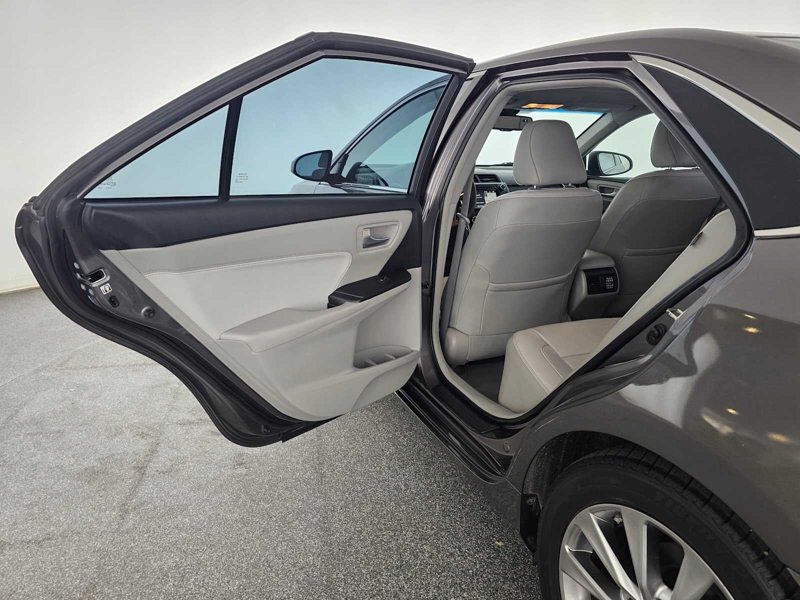 2015 Toyota Camry Hybrid LE