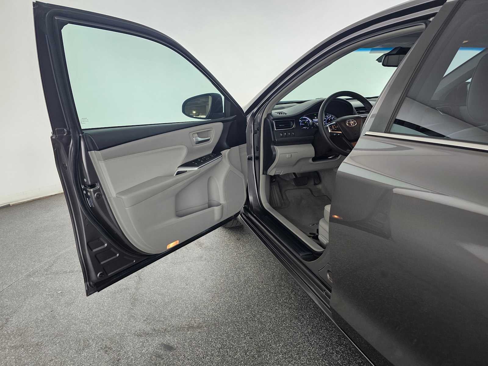 2015 Toyota Camry Hybrid LE