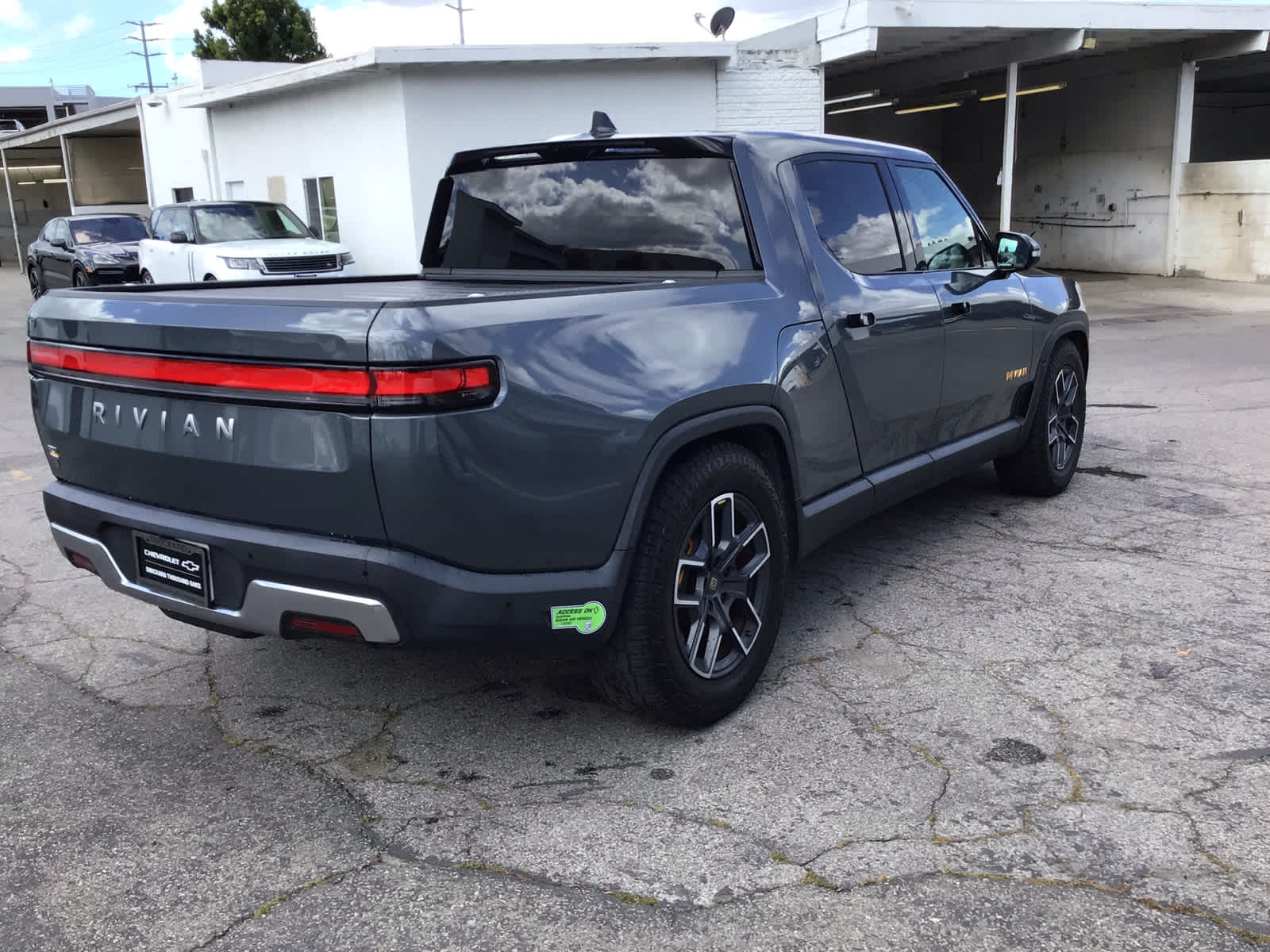 2023 RIVIAN R1T Adventure