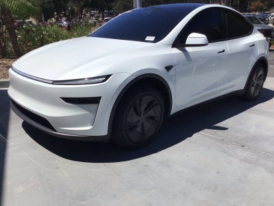 2026 Tesla Model Y Premium