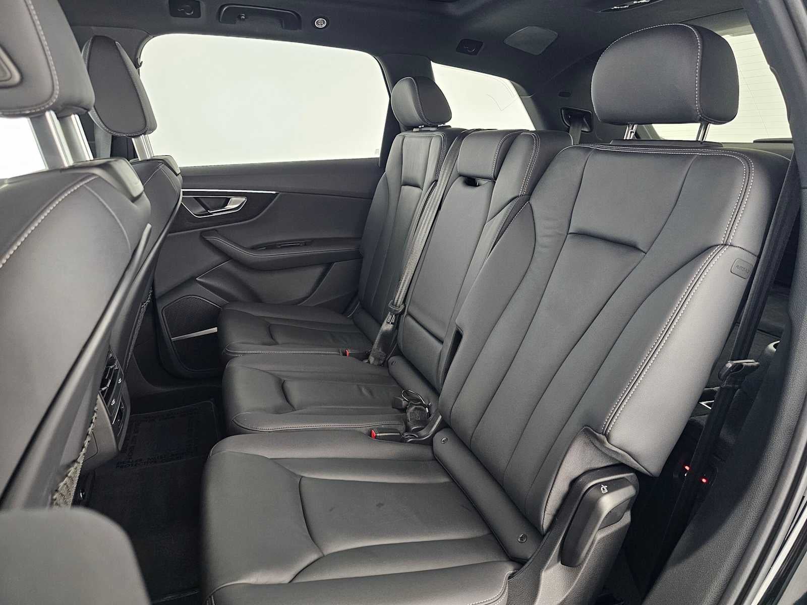 2025 Audi Q7 Premium Plus