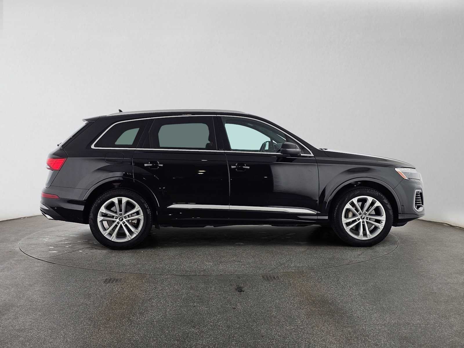 2025 Audi Q7 Premium Plus