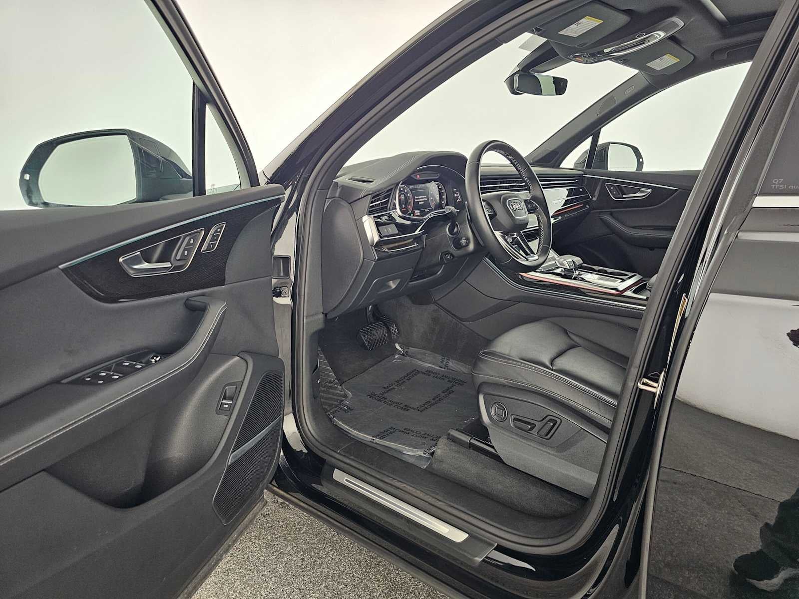 2025 Audi Q7 Premium Plus