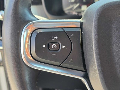 2019 Volvo XC40 Momentum