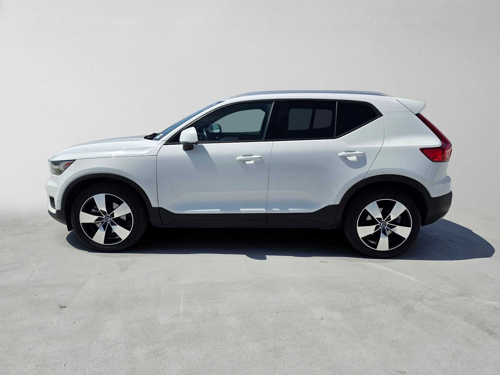 2019 Volvo XC40 Momentum