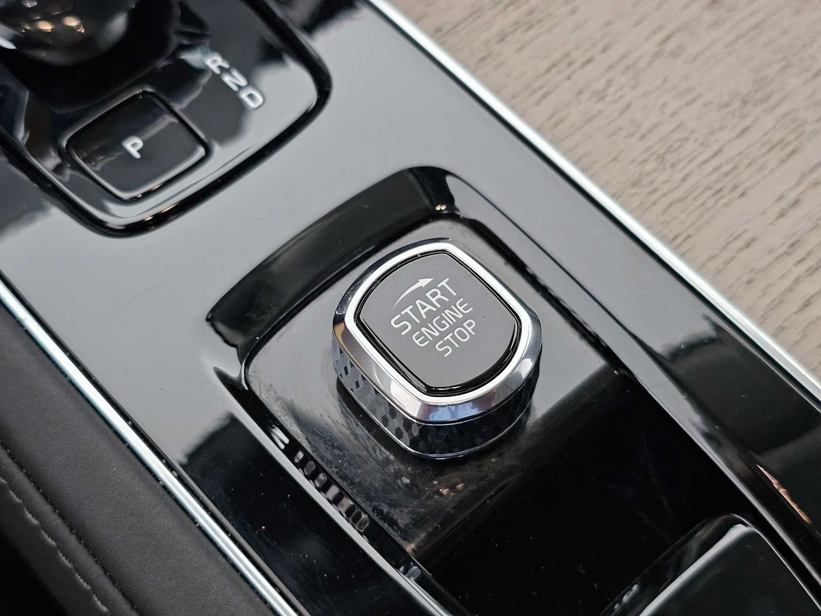 2025 Volvo XC90 Plus
