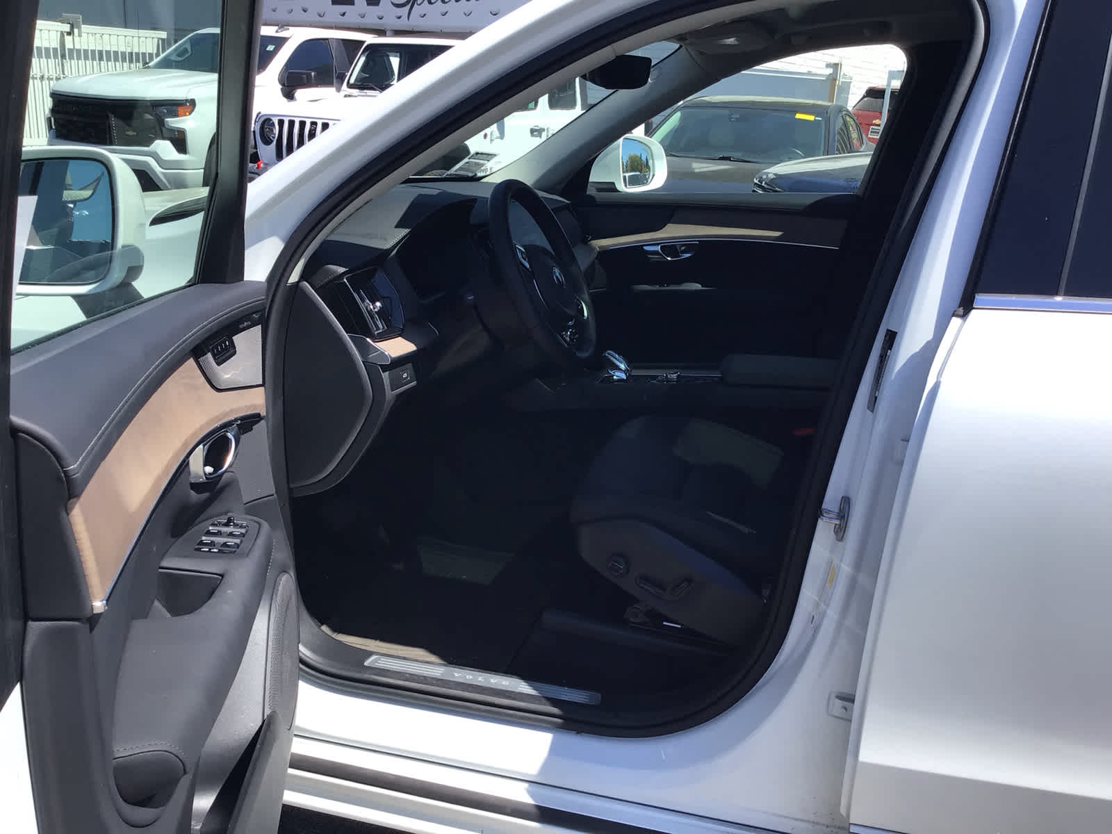 2025 Volvo XC90 Plus
