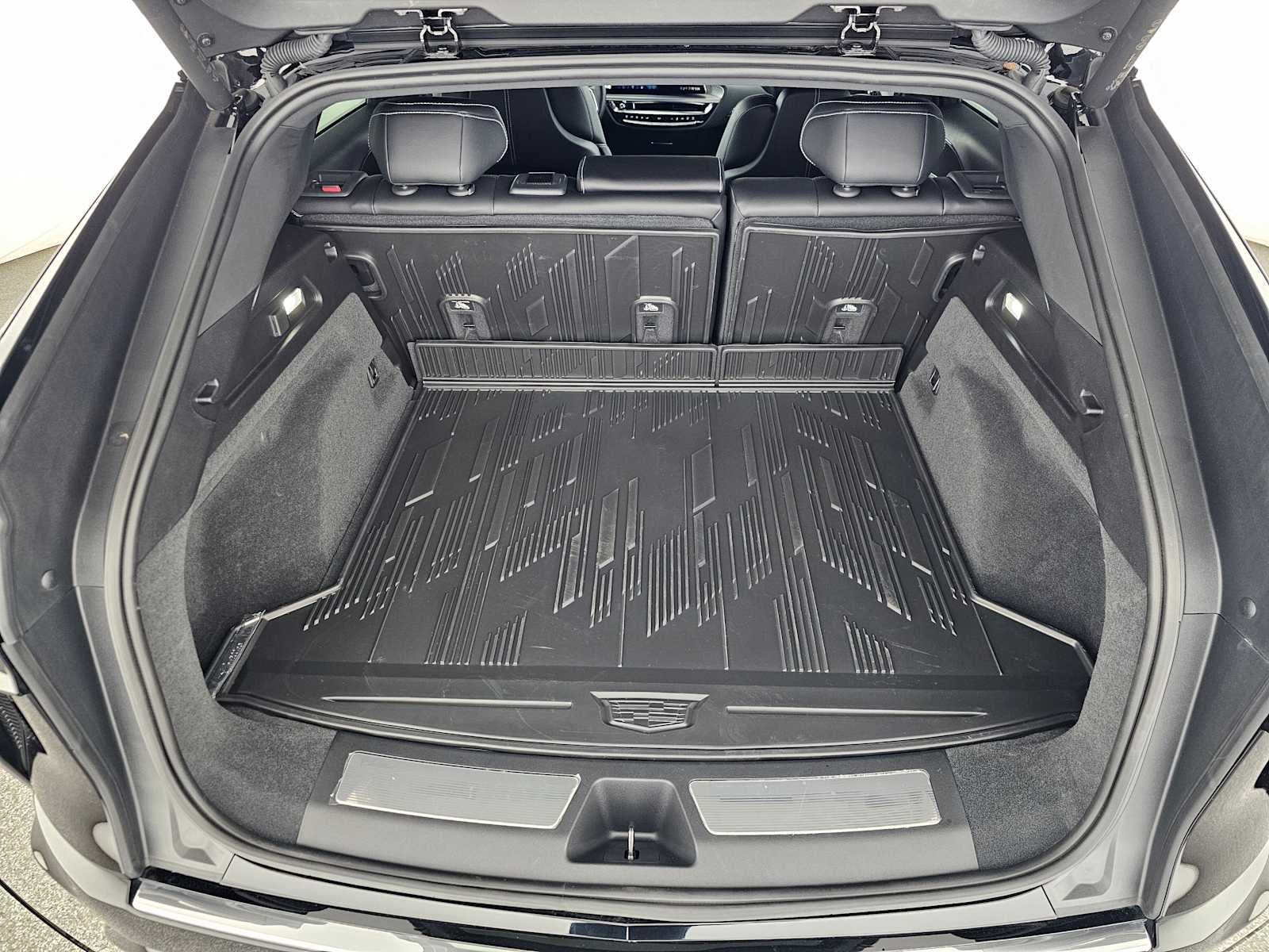 2025 Cadillac LYRIQ Luxury 1