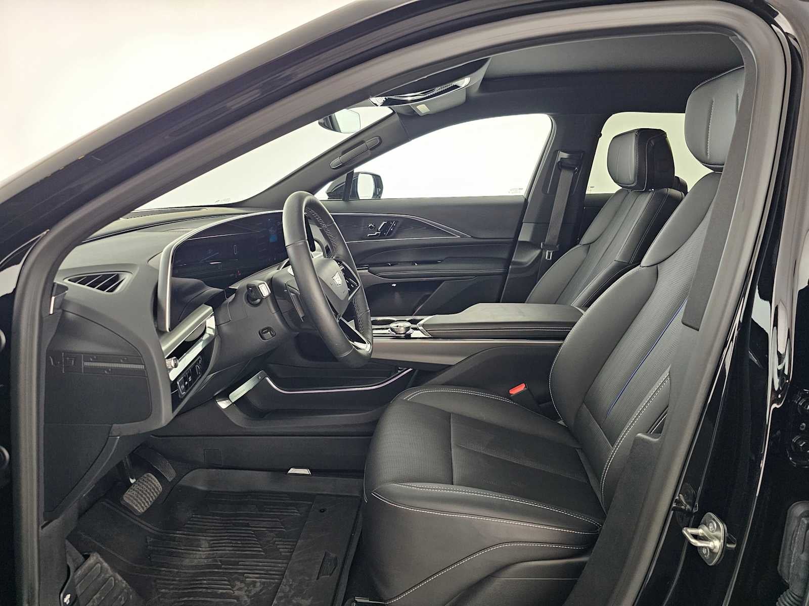 2025 Cadillac LYRIQ Luxury 1