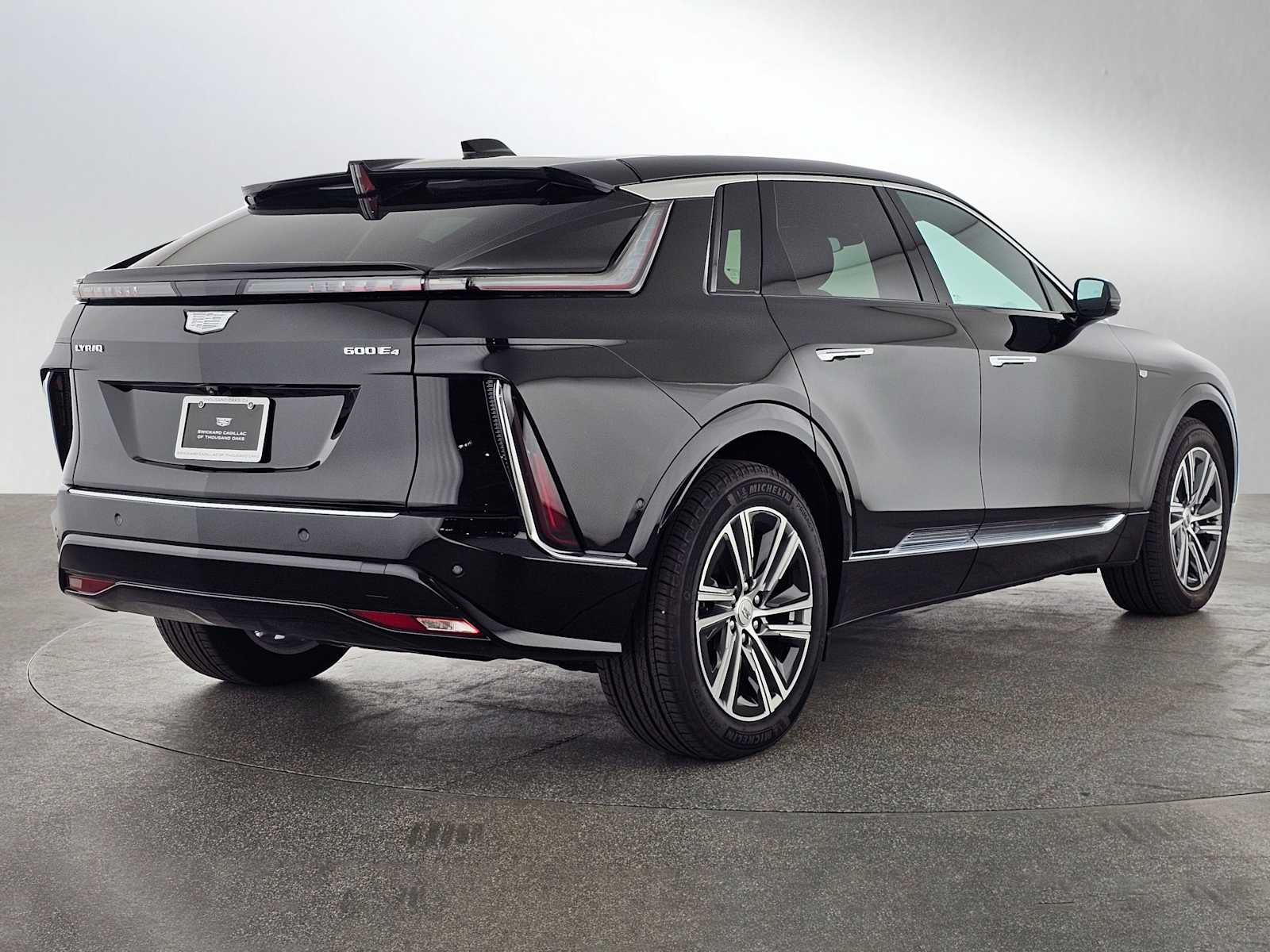 2025 Cadillac LYRIQ Luxury 1