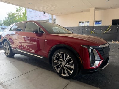 2025 Cadillac LYRIQ Luxury 3