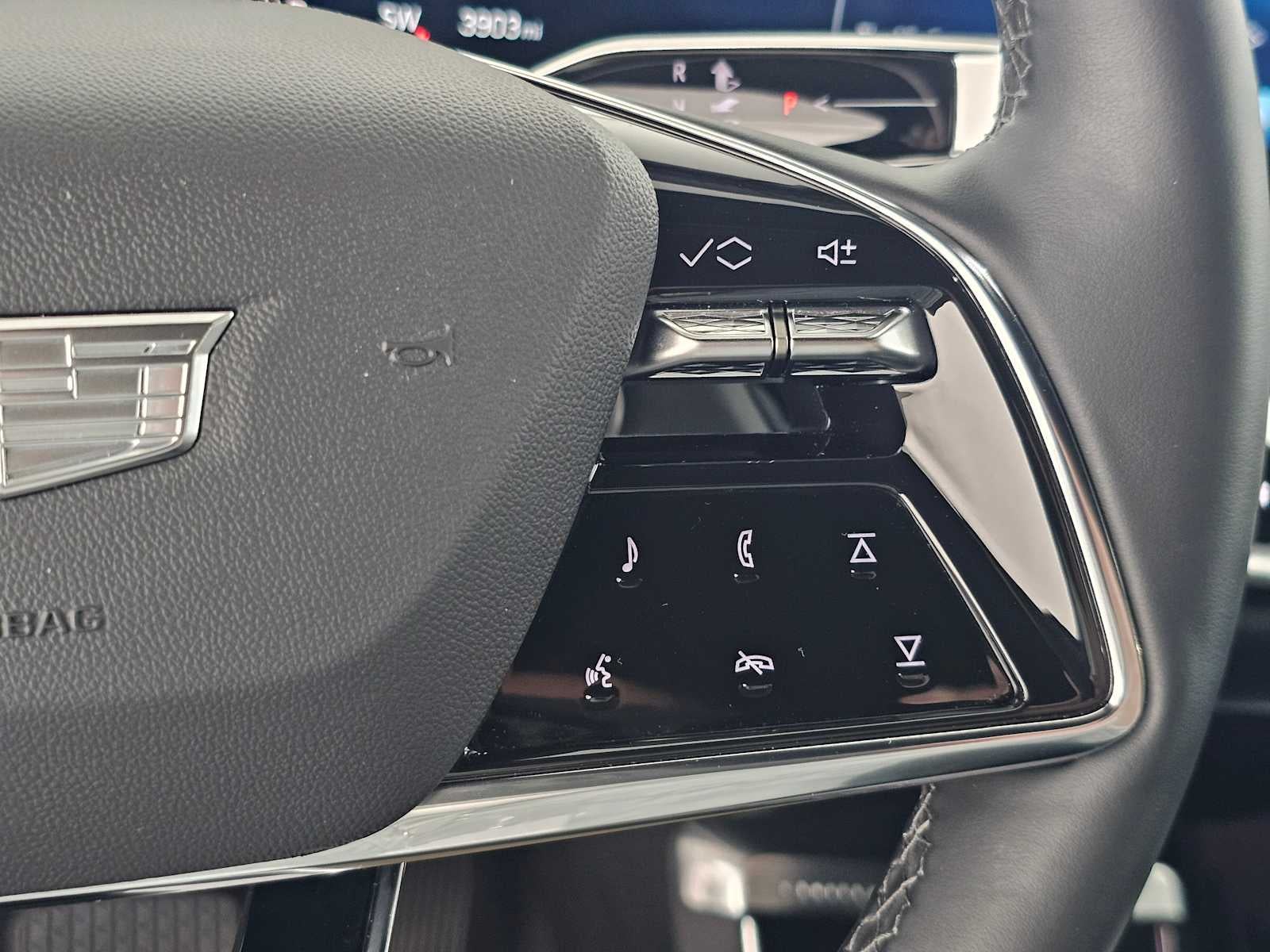 2025 Cadillac LYRIQ Luxury 3