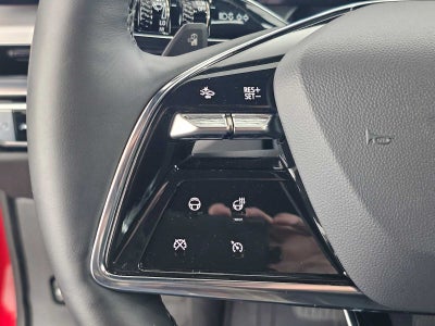 2025 Cadillac LYRIQ Luxury 3