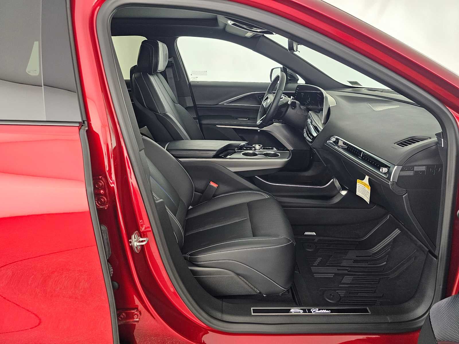 2025 Cadillac LYRIQ Luxury 3