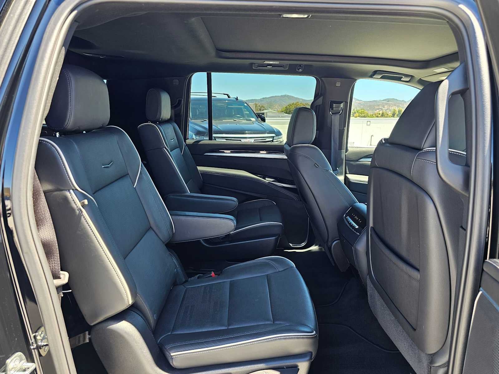 2025 Cadillac Escalade ESV Sport