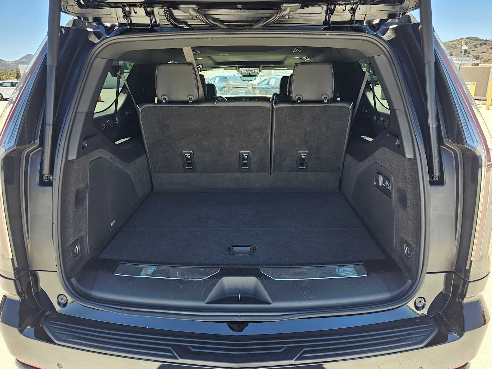 2025 Cadillac Escalade ESV Sport