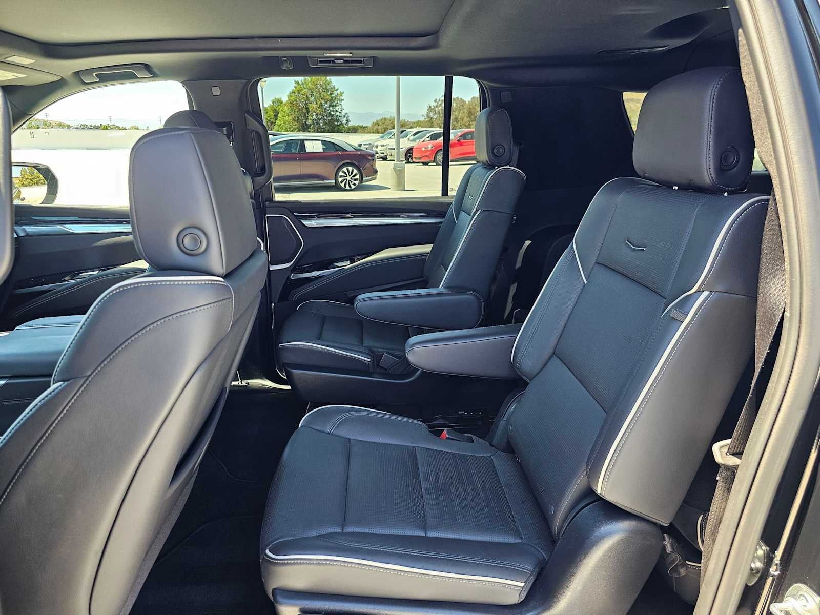 2025 Cadillac Escalade ESV Sport