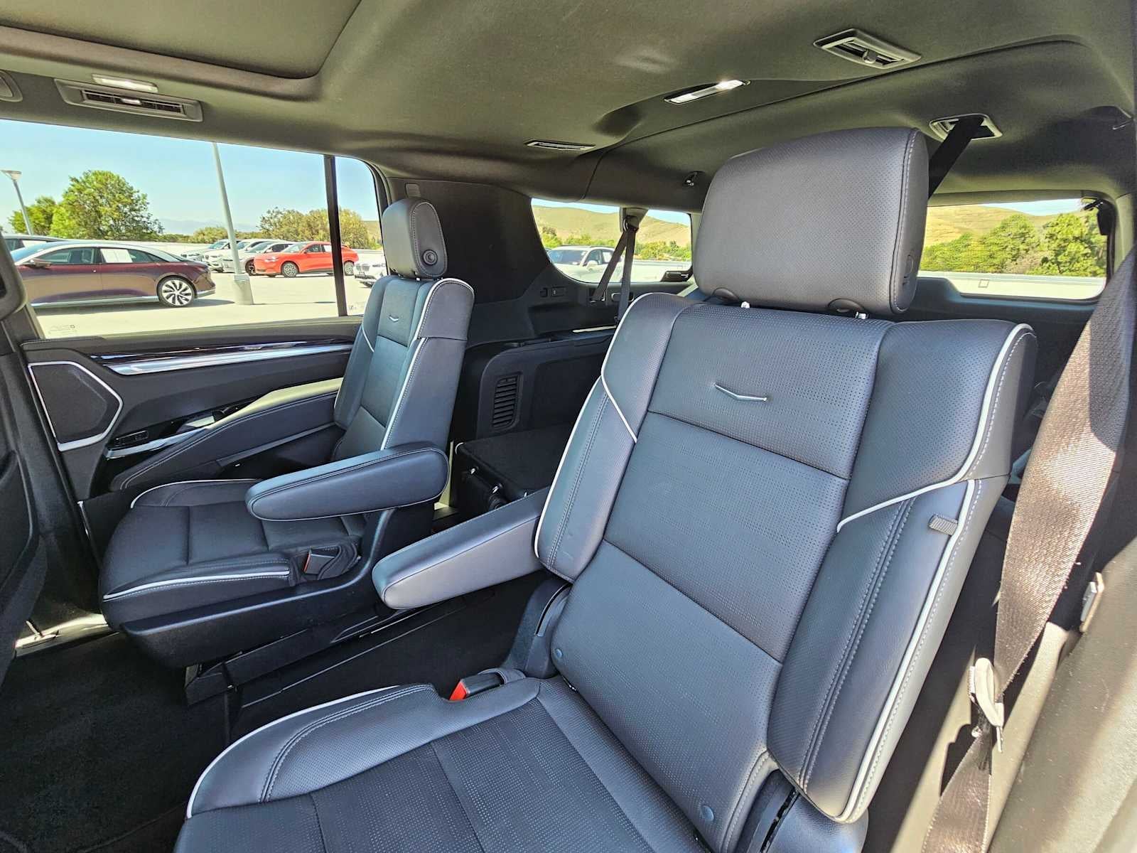 2025 Cadillac Escalade ESV Sport