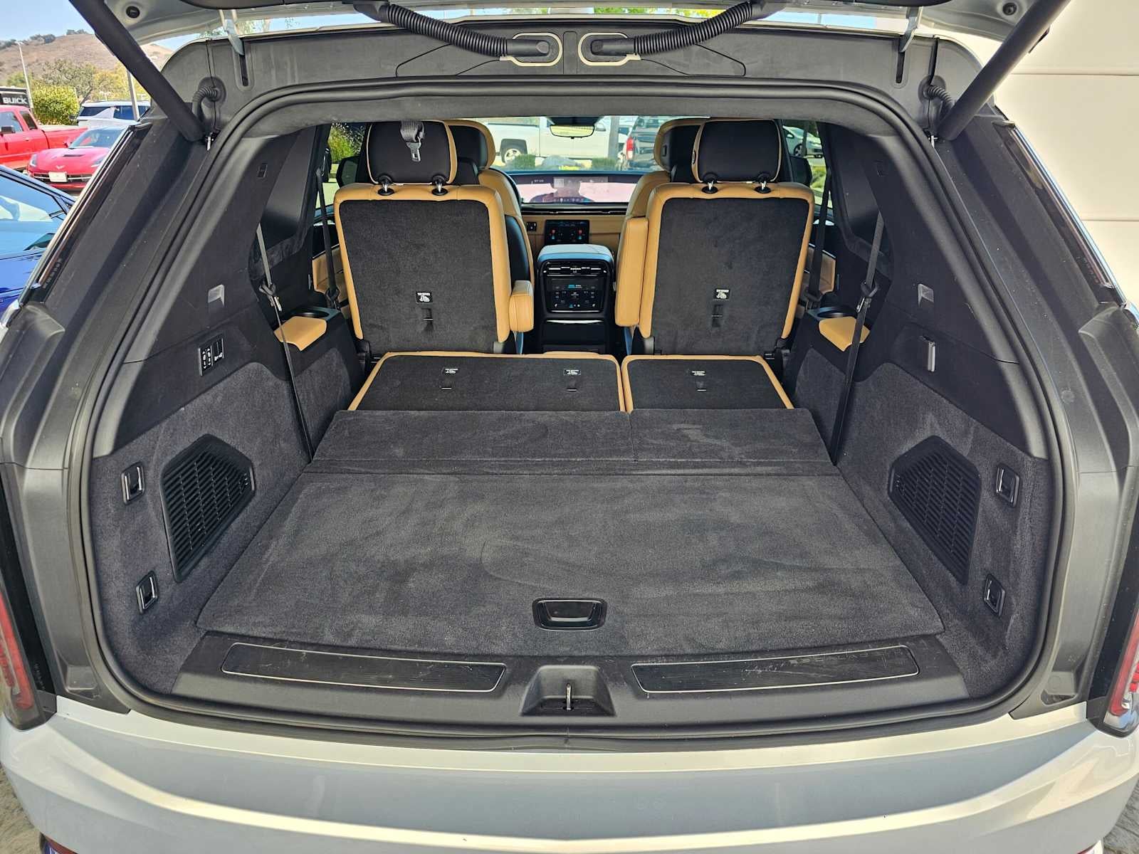2025 Cadillac ESCALADE IQ Luxury 2