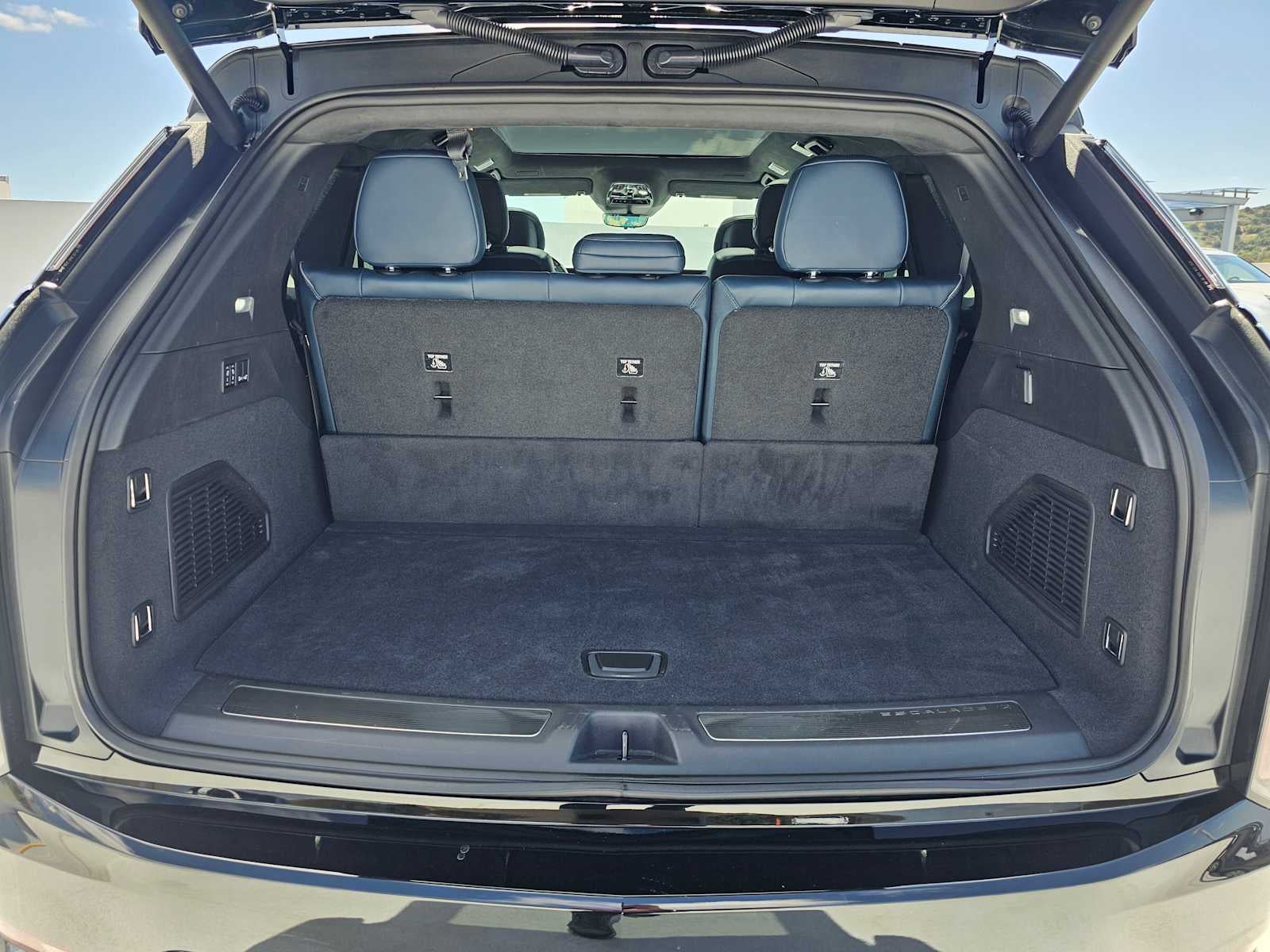 2025 Cadillac ESCALADE IQ Sport 2