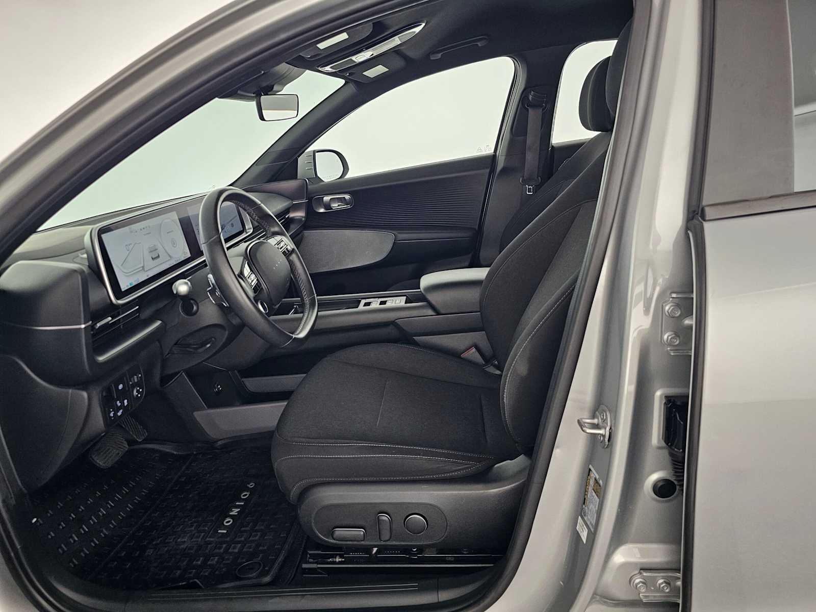 2024 Hyundai IONIQ 6 SE