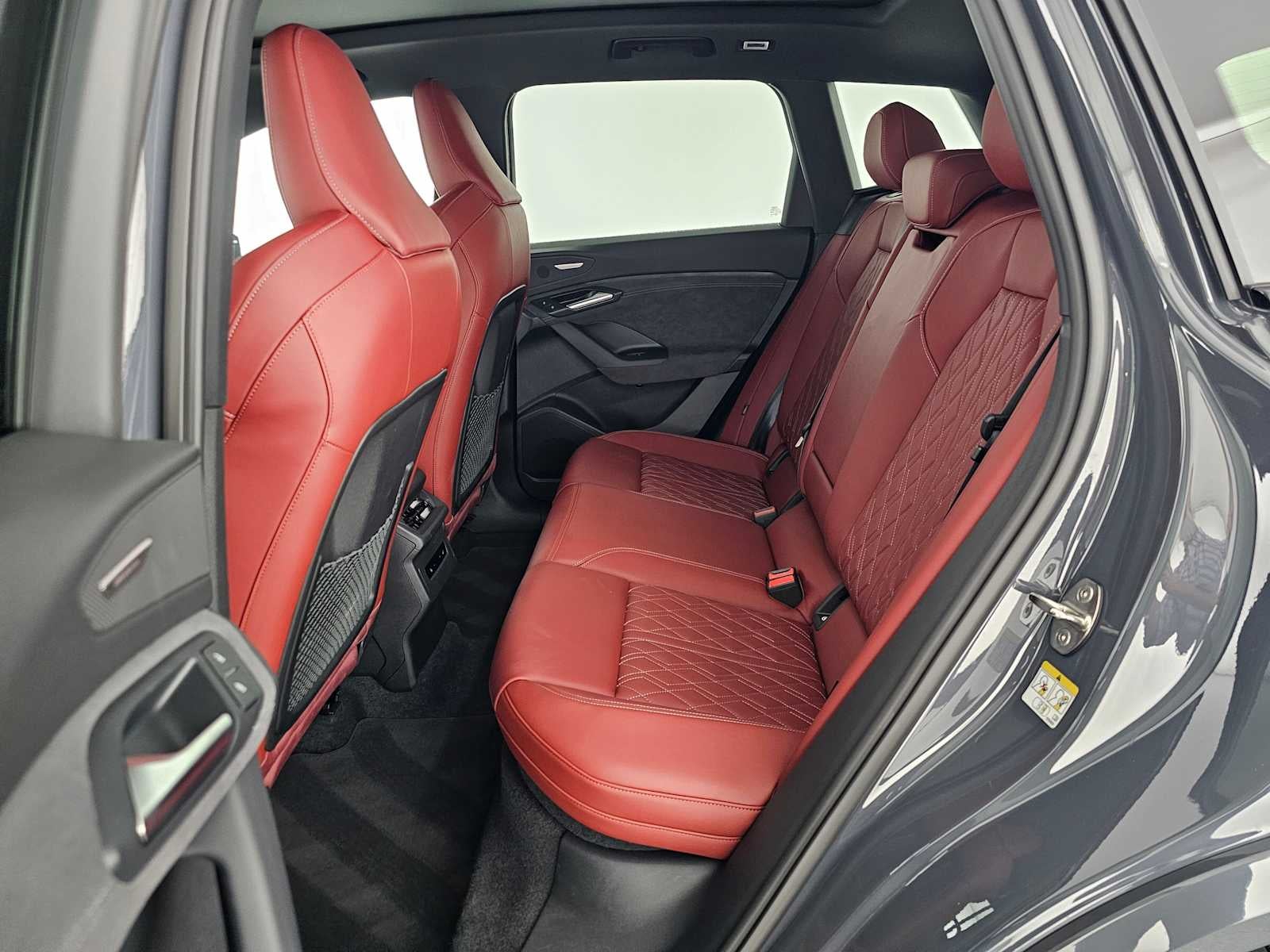 2025 Audi SQ6 e-tron Prestige