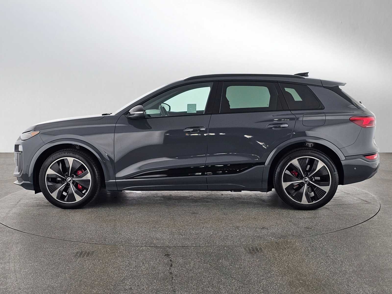 2025 Audi SQ6 e-tron Prestige