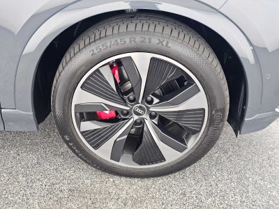 2025 Audi SQ6 e-tron Prestige
