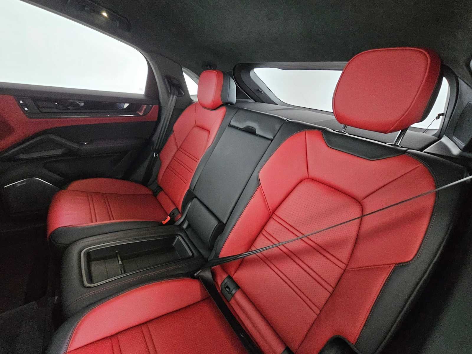 2024 Porsche Cayenne Turbo GT