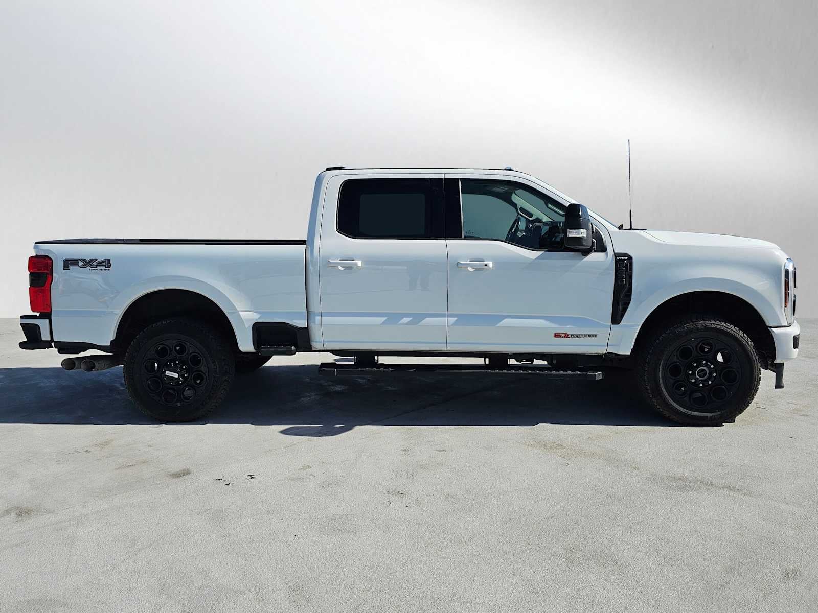 2024 Ford Super Duty F-250 Pickup LARIAT