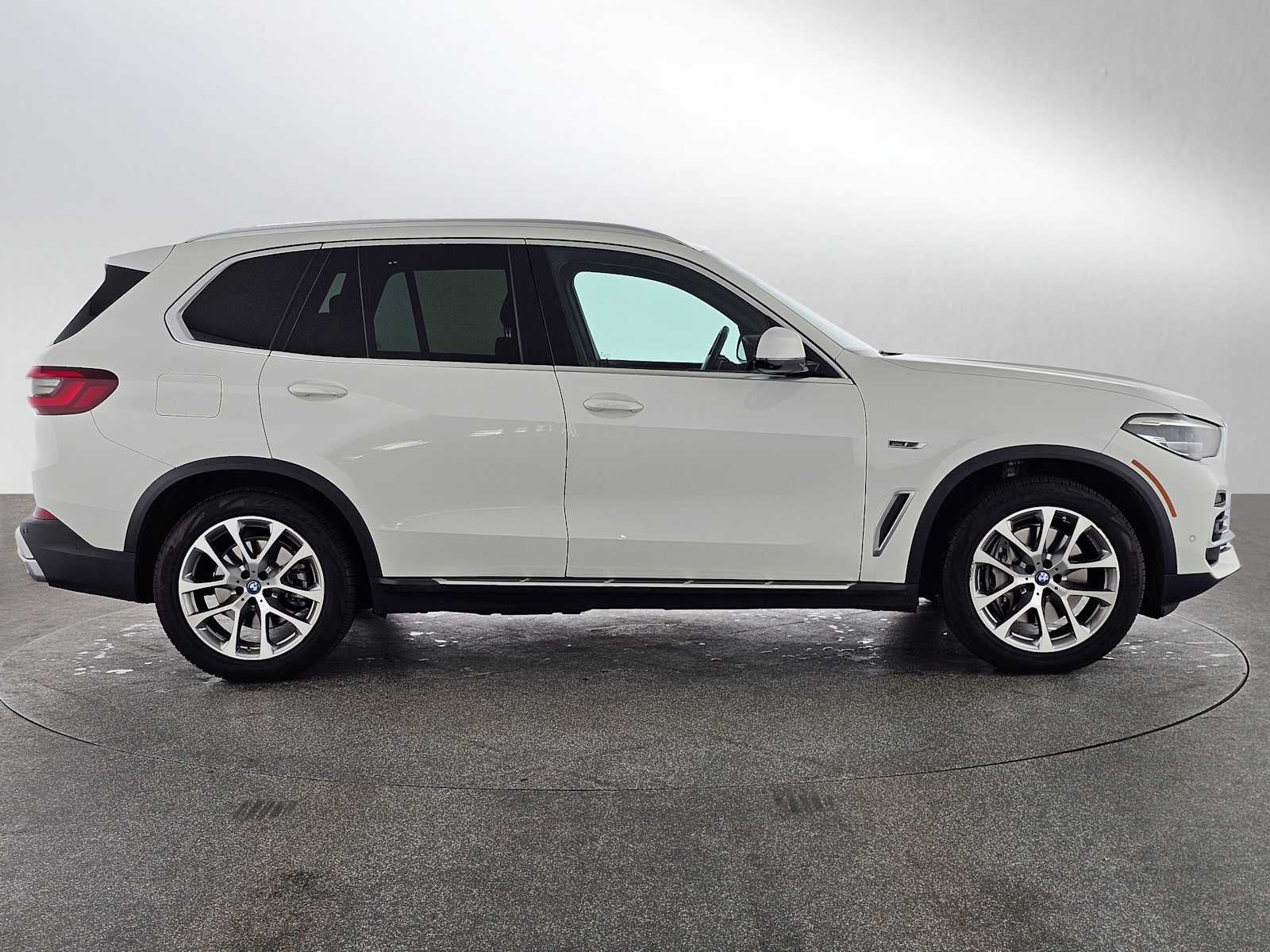 2023 BMW X5 xDrive45e