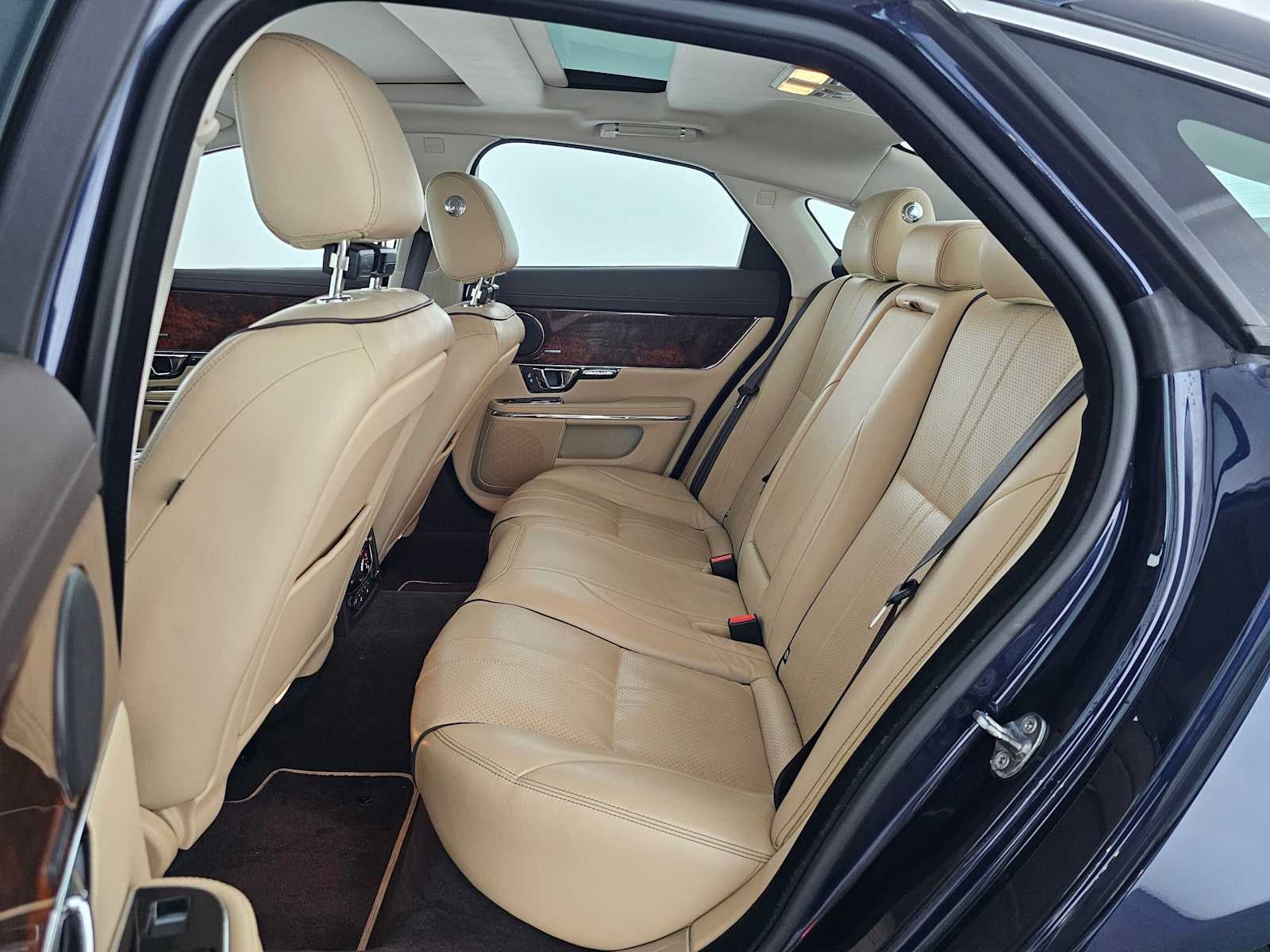 2019 Jaguar XJ XJ R-Sport