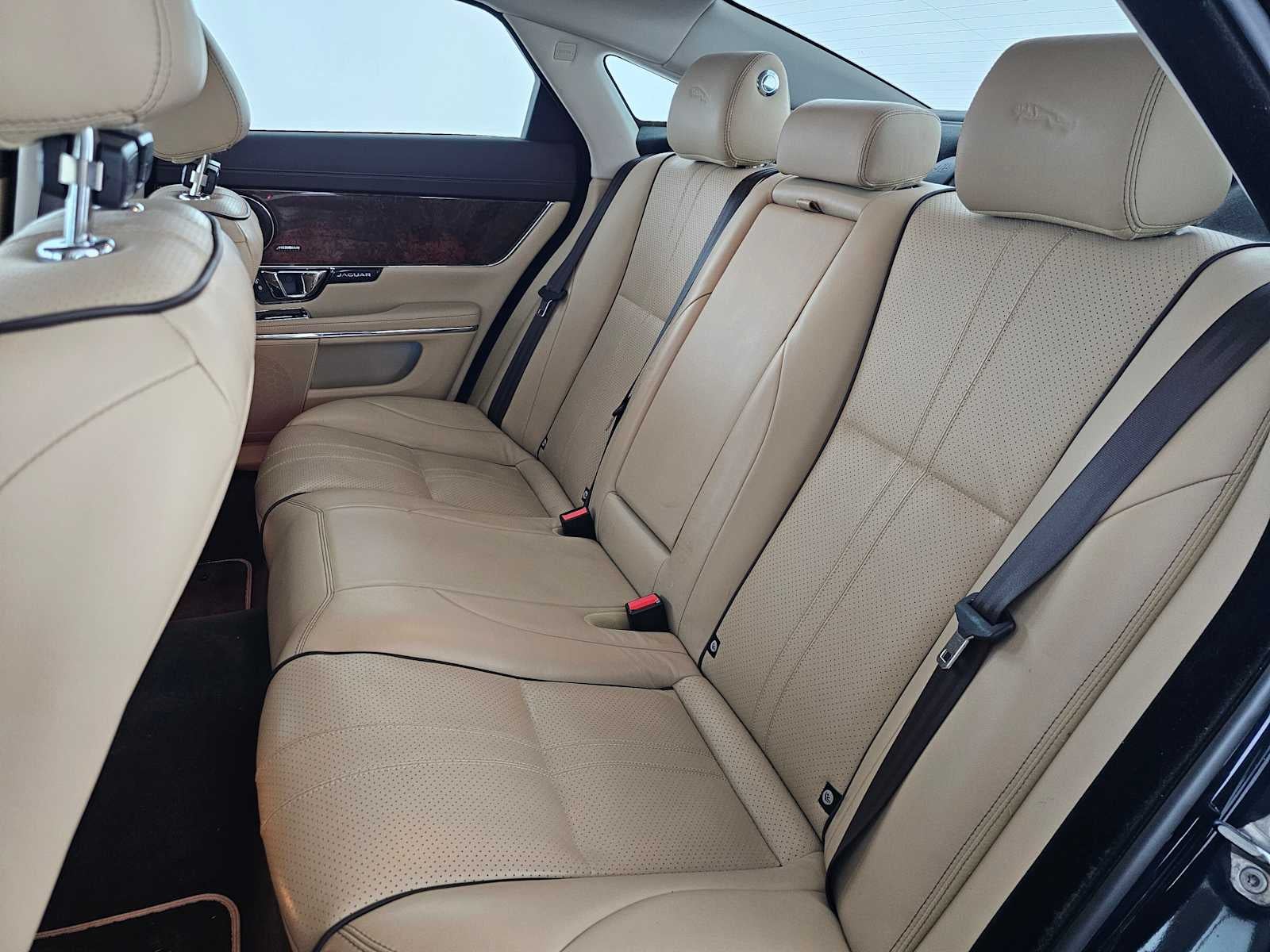 2019 Jaguar XJ XJ R-Sport