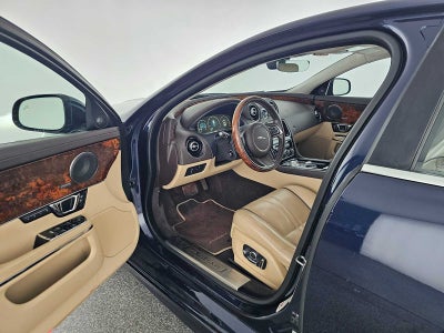 2019 Jaguar XJ XJ R-Sport