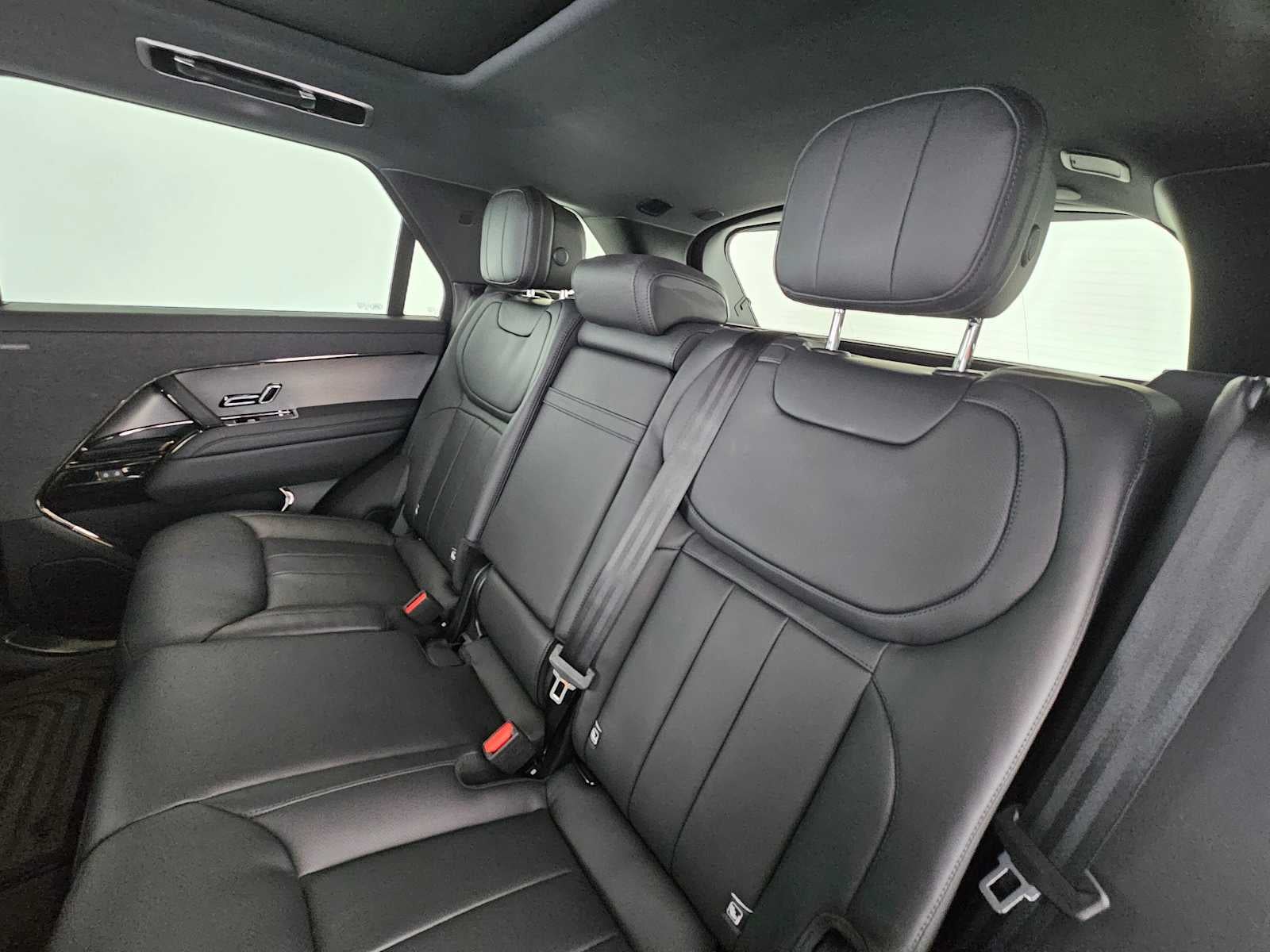 2026 Land Rover Range Rover Sport SE