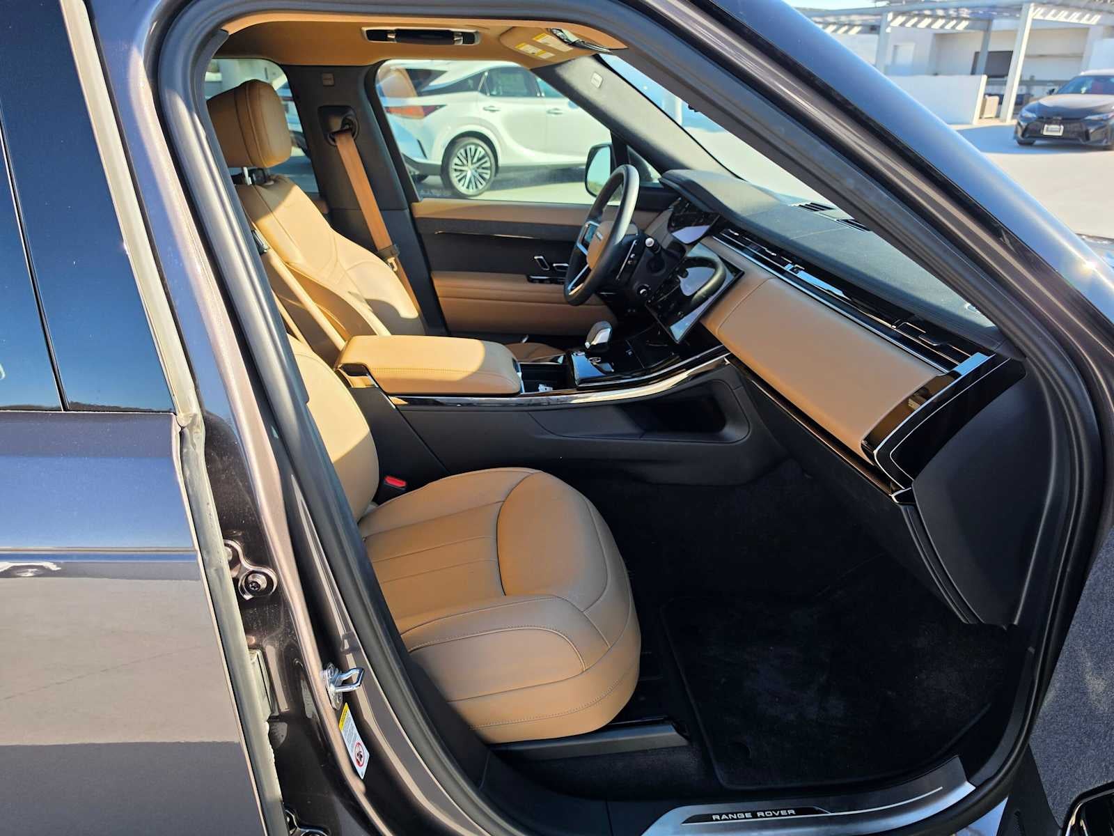 2025 Land Rover Range Rover Sport SE
