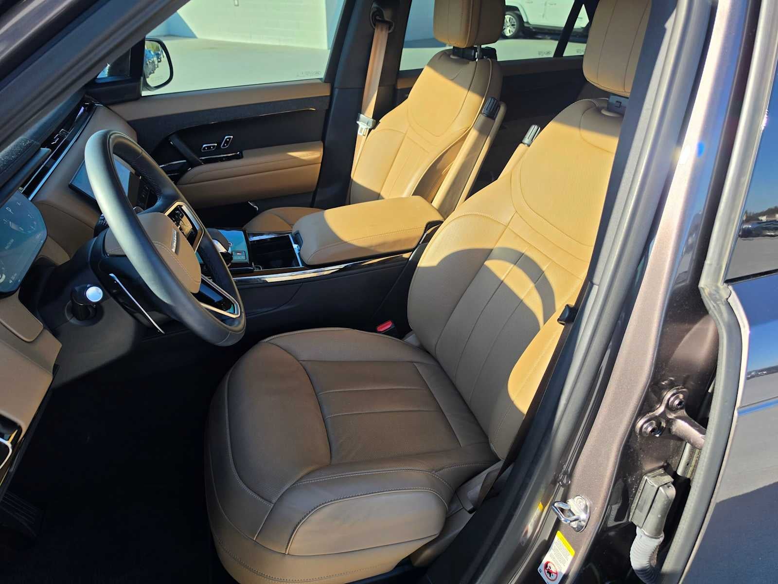 2025 Land Rover Range Rover Sport SE