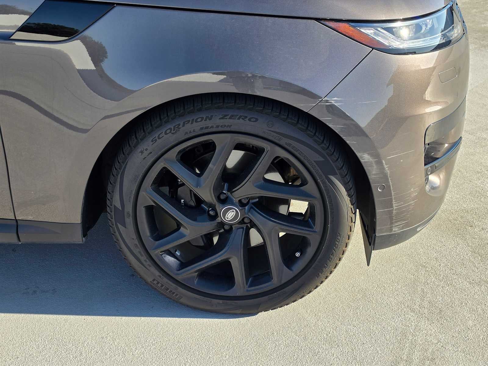 2025 Land Rover Range Rover Sport SE