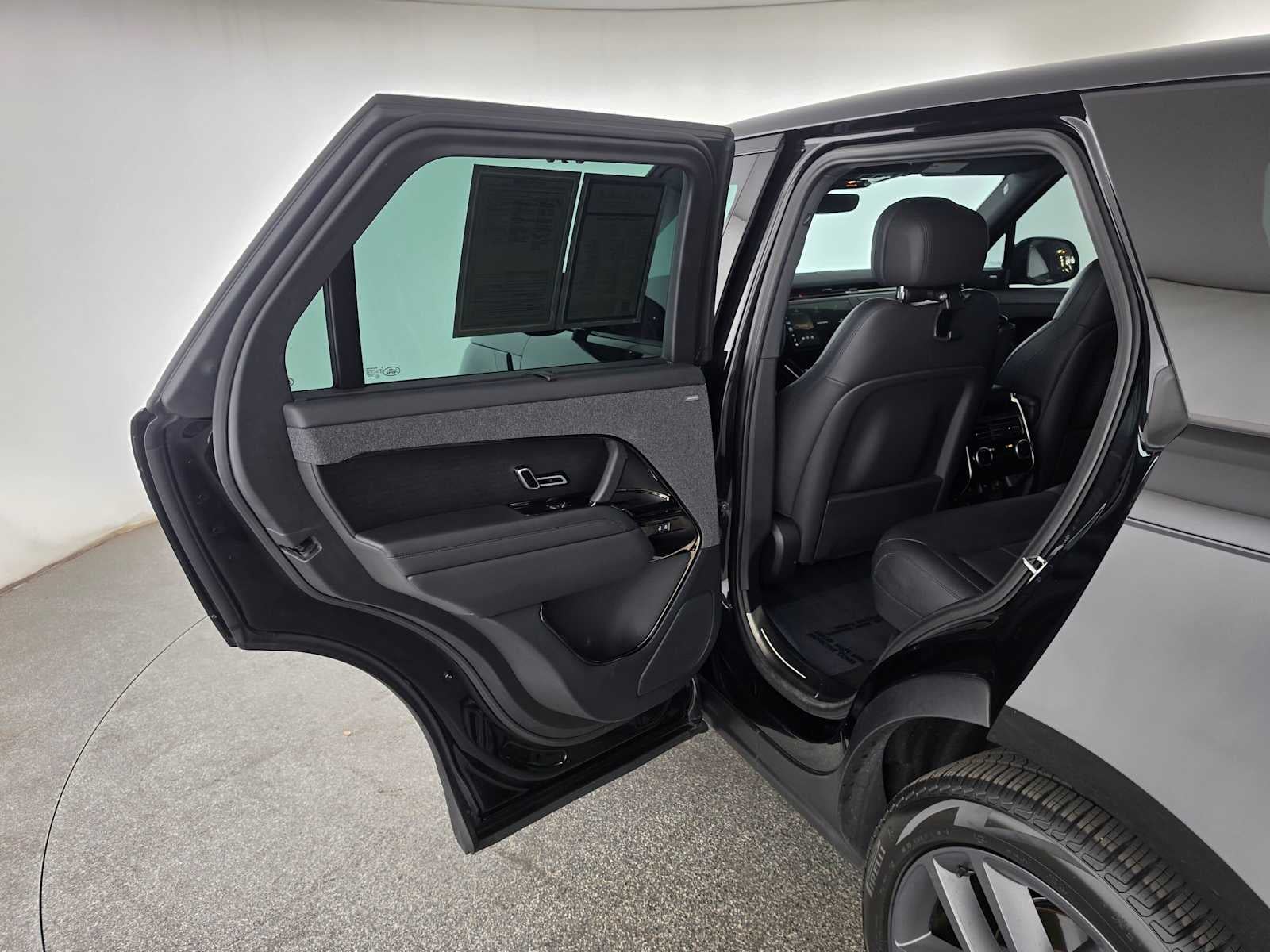 2025 Land Rover Range Rover Sport SE