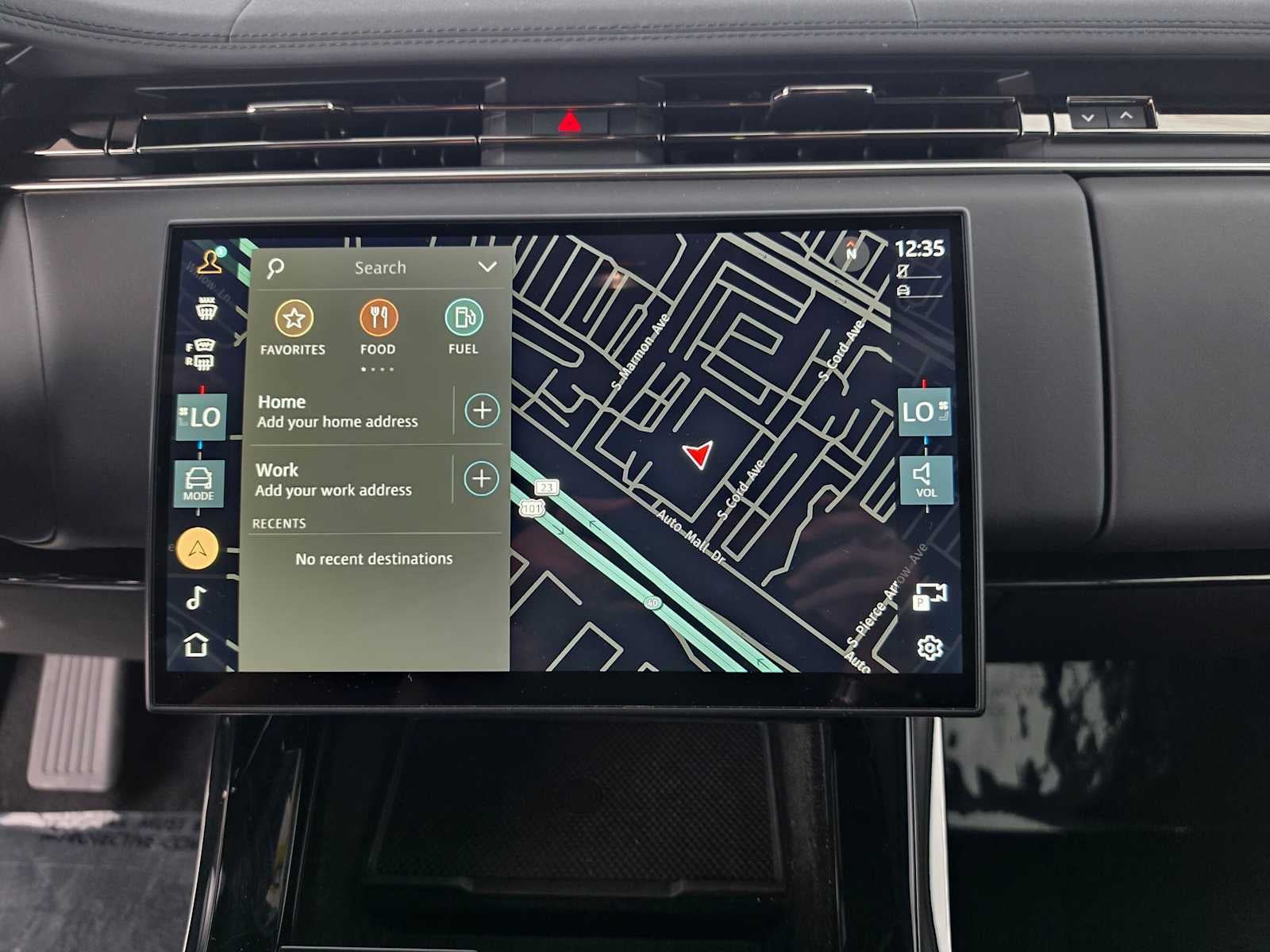2025 Land Rover Range Rover Sport SE