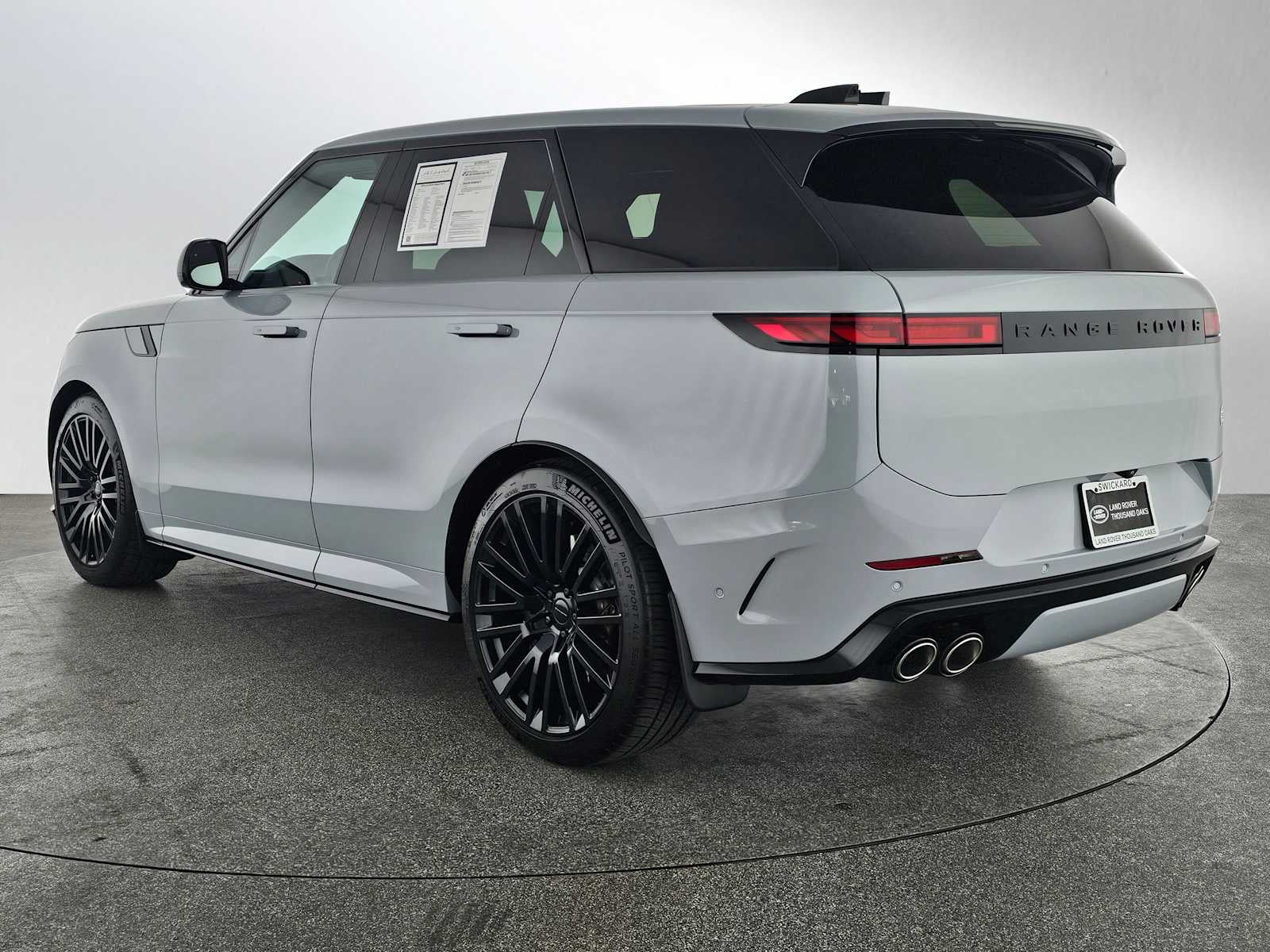 2026 Land Rover Range Rover Sport SV