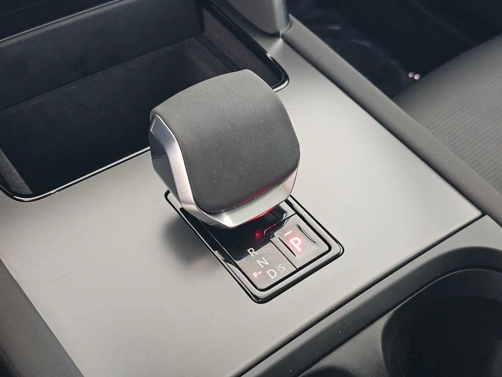 2024 Land Rover Discovery Sport Core S